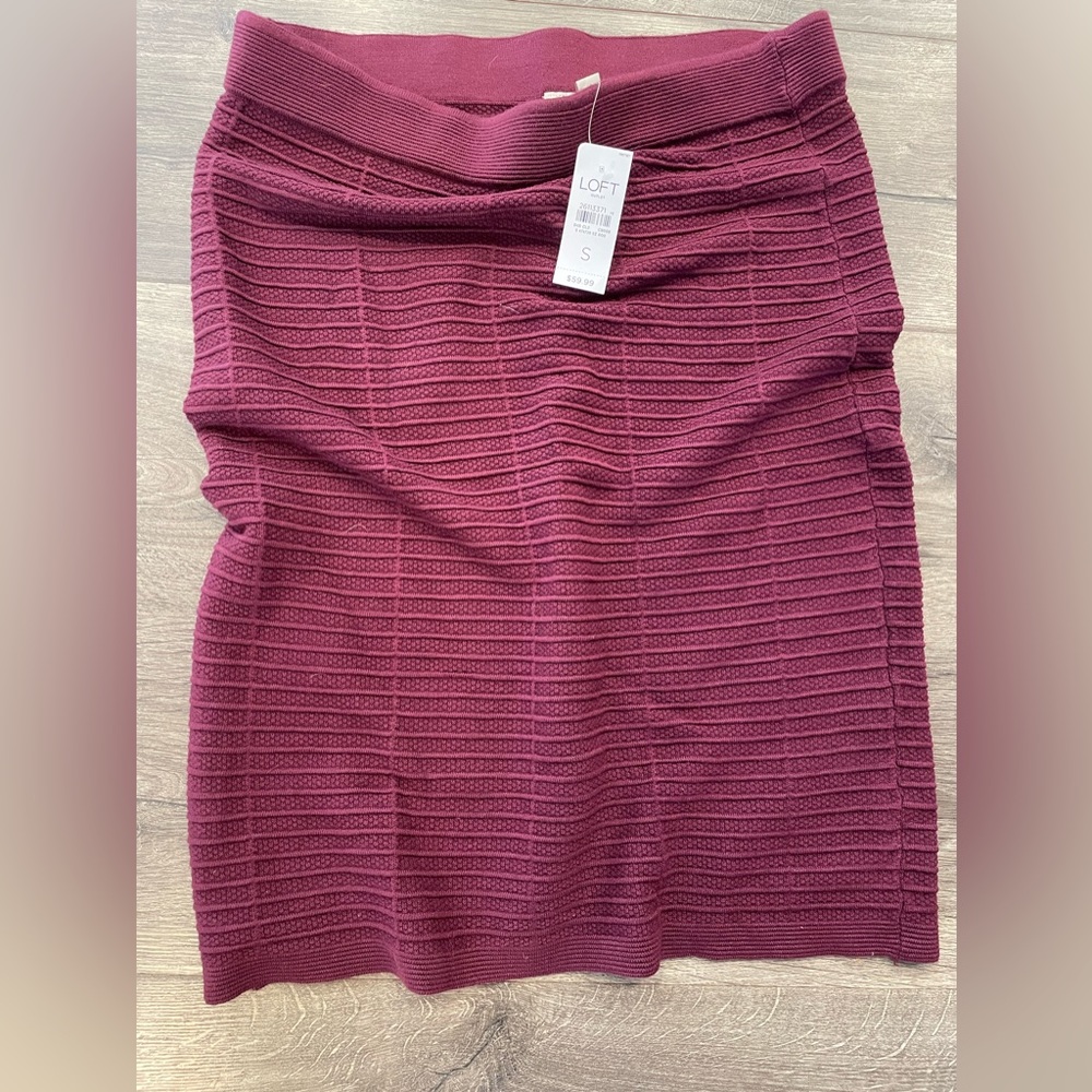 Brand new maroon LOFT pencil skirt